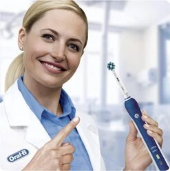 Oral B Oral-B Pro 2 2700 CrossAction - Elektrische Tandenborstel - Blauw, Wit 20 Oral B Oral-B Pro 2 2700 CrossAction - Elektrische Tandenborstel - Blauw, Wit -Mondverzorgings Winkel 1197x1200 3