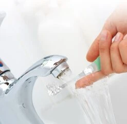 Luvion 250S - Sonische Elektrische Tandenborstel Voor Baby En Peuter - 0 T/m 4 Jaar - Met Timer -Mondverzorgings Winkel 1200x1178