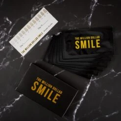 The Million Dollar Smile® - Teeth Whitening Strips - Crest Whitestrips -Tandenbleken - 28 Bleekstrips - 14 Behandelingen - Professionele Tandenbleek Strips - Tandenblekers - Wittere Tanden - Zonder Peroxide - Tanden Bleken - -Mondverzorgings Winkel 1200x1200 1098