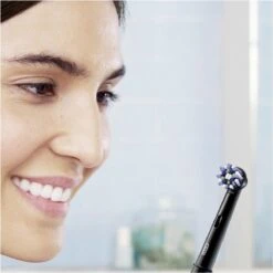 Oral B Oral-B Pro 2 2000 - Elektrische Tandenborstel - Zwart, Wit -Mondverzorgings Winkel 1200x1200 215