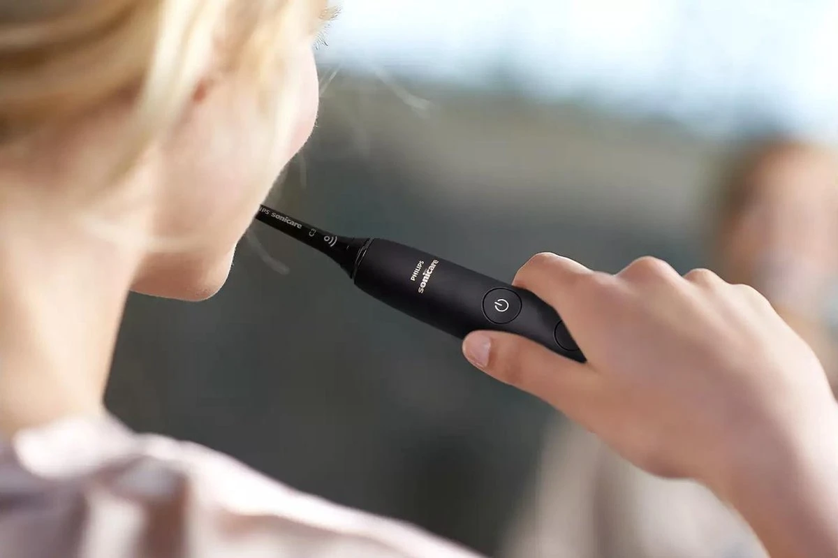 Philips DiamondClean 9000 HX9914/54 - Elektrische Tandenborstel - Zwart 9 Philips DiamondClean 9000 HX9914/54 - Elektrische Tandenborstel - Zwart - Afbeelding 7