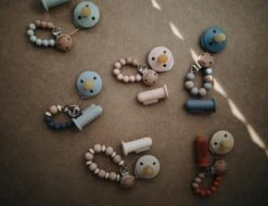 Mushie Finger Toothbrush Clay/Sand - Vingertandenborstel Baby - 2 Stuks Per Verpakking - Tandenborstel Siliconen -Mondverzorgings Winkel 1200x921